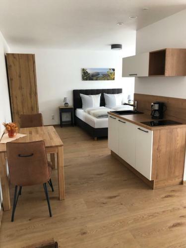 Hostal Wein Und G�stehaus H�ls
