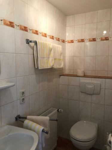 Hostal Wein Und G�stehaus H�ls