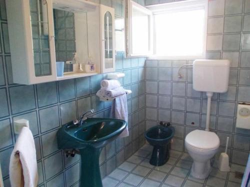 Family Friendly House With A Parking Space Primosten - 17979