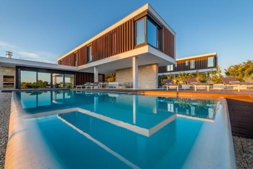 Luxury Villa Sunray 2