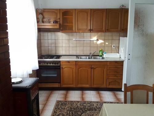 Hostal Apartments Ana