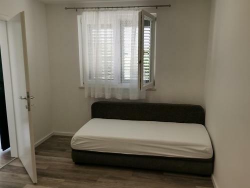 Hostal Apartments Ana