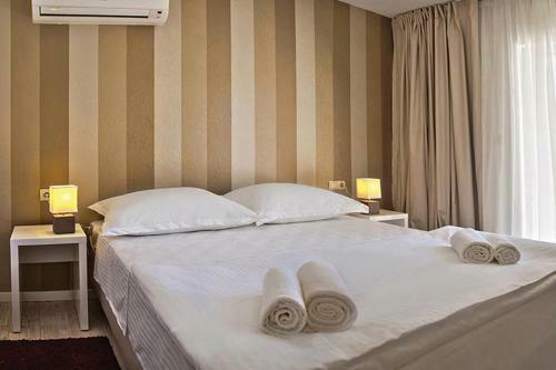 Luxury Villa Mosor, Heated Pool Whirpool, Near The See