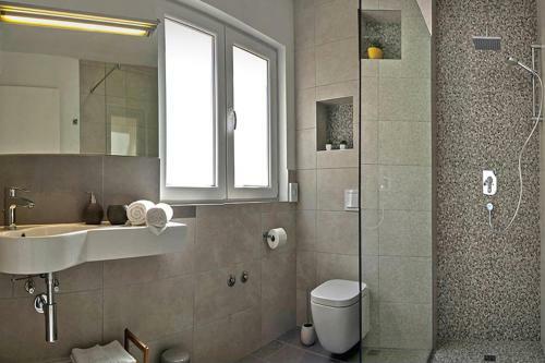 Luxury Villa Mosor, Heated Pool Whirpool, Near The See