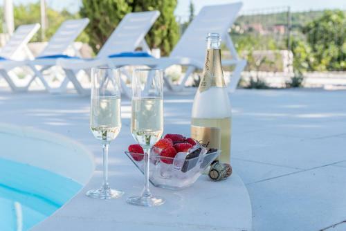 Luxury Villa Marija - Rustic Villa With Pool And Sauna