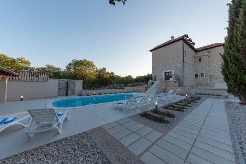 Luxury Villa Marija - Rustic Villa With Pool And Sauna