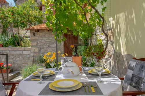 Mediterranean Terrace Apartment With Bikes & Sup
