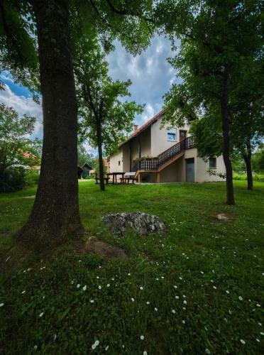 Apartments With A Parking Space Smoljanac, Plitvice - 14979