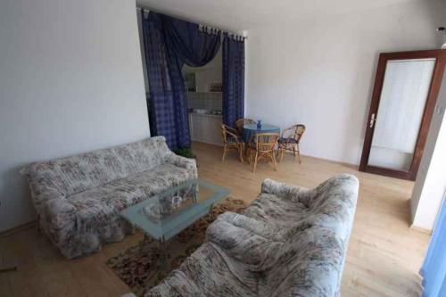Apartments In Selce 39361