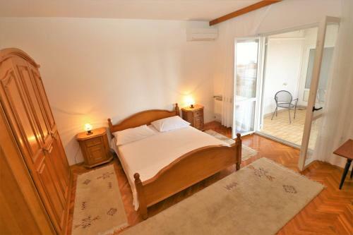 Hostal Apartments & Rooms Lonzor