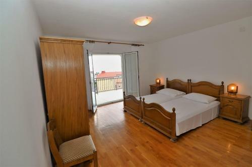 Hostal Apartments & Rooms Lonzor