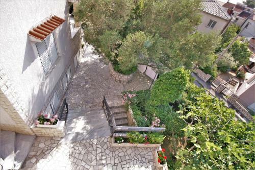 Hostal Apartments & Rooms Lonzor