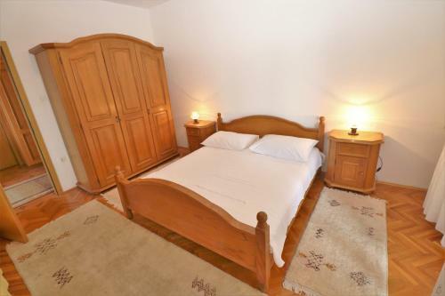 Hostal Apartments & Rooms Lonzor