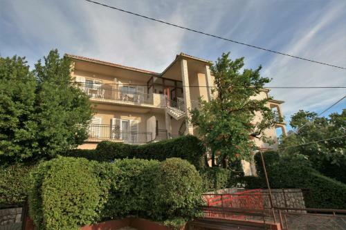 Hostal Apartments & Rooms Lonzor