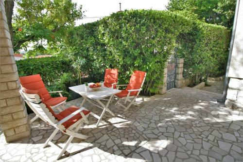 Hostal Apartments & Rooms Lonzor