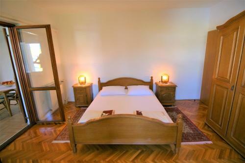 Hostal Apartments & Rooms Lonzor