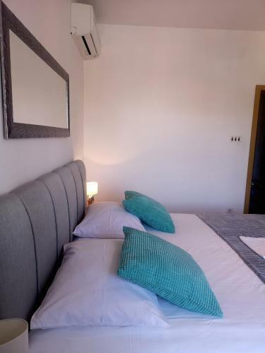 Hostal Apartments & Rooms Lonzor