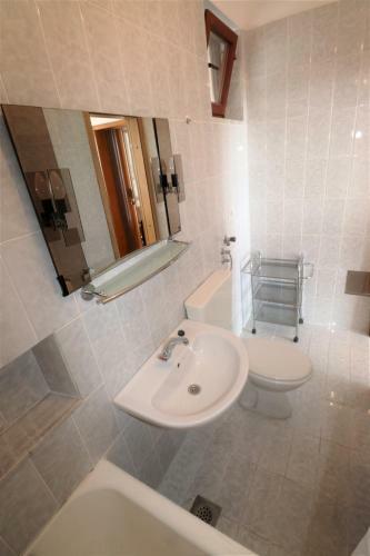 Hostal Apartments & Rooms Lonzor