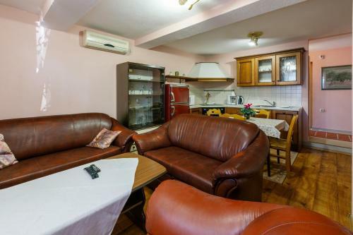 Apartment Eni Selce