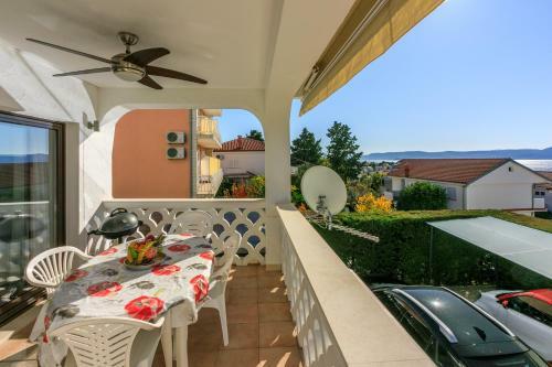 Apartment Eni Selce