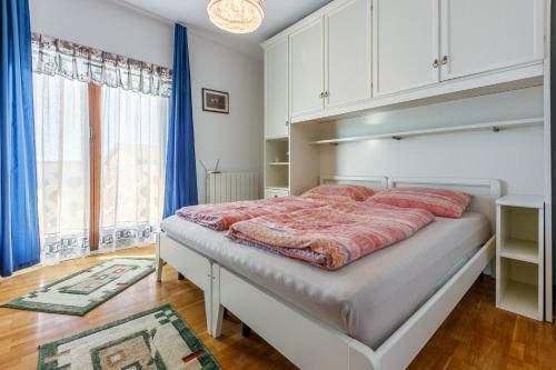 Apartment Eni Selce