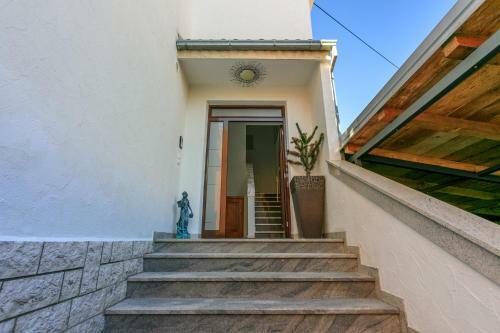 Apartment Eni Selce