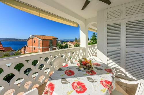 Apartment Eni Selce