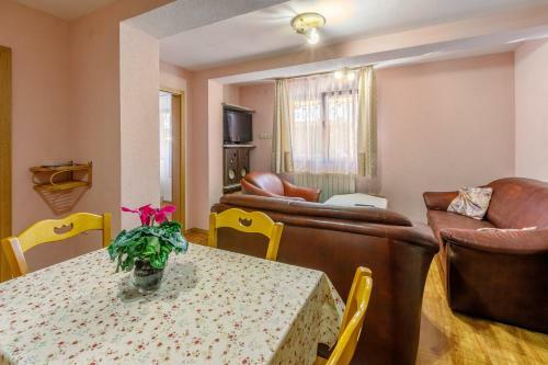 Apartment Eni Selce