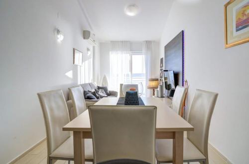 Luxury Apartment With Sea View 4 + 2