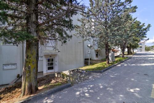 Modern A 2+2 Apartment ****