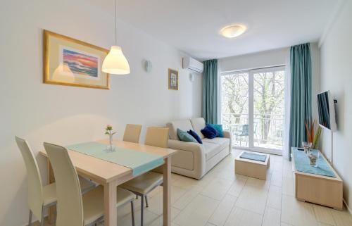 Modern A 2+2 Apartment ****
