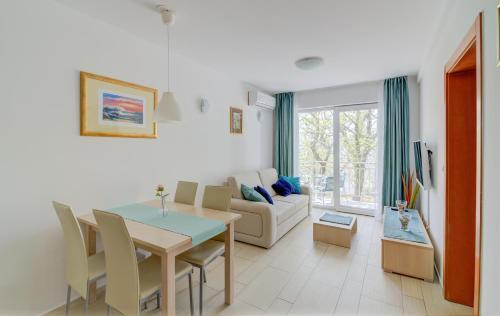 Modern A 2+2 Apartment ****