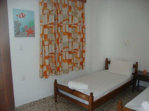 Sarris Studios & Apartments