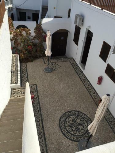 Sarris Studios & Apartments