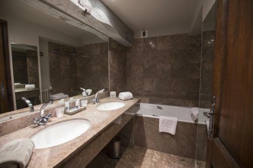 Hotel Ch�teau De Mercu�s