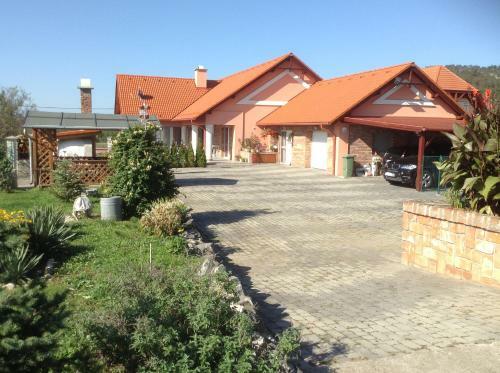 Villa Piros