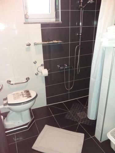 Hostal Apartments And Rooms With Parking Space Slunj, Plitvice - 17719