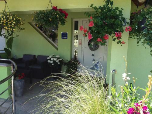 Hostal Apartments And Rooms With Parking Space Slunj, Plitvice - 17719
