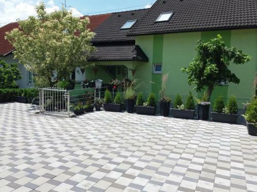 Hostal Apartments And Rooms With Parking Space Slunj, Plitvice - 17719
