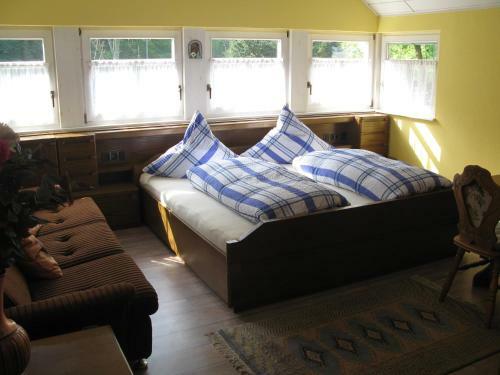 Hostal Pension & Apartments Linkem�hle