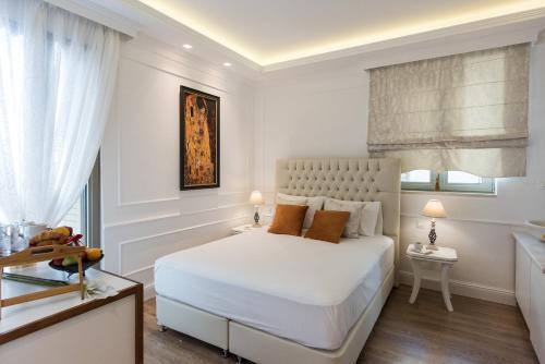 Hotel La Canea Canvas 1