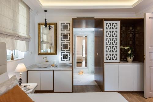 Hotel La Canea Canvas 1