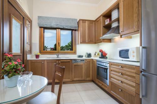Villa Anerocur� By Chania City
