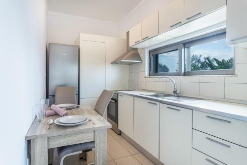Iriana's Apartments In Center