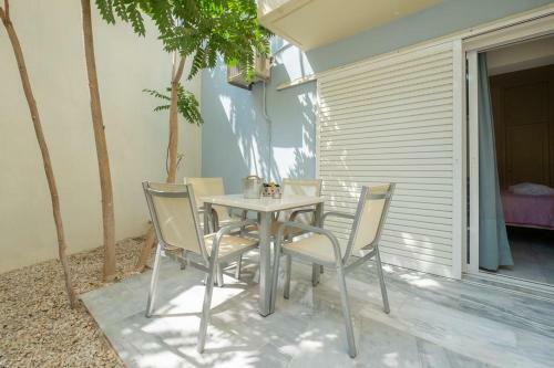 Melina Apartments