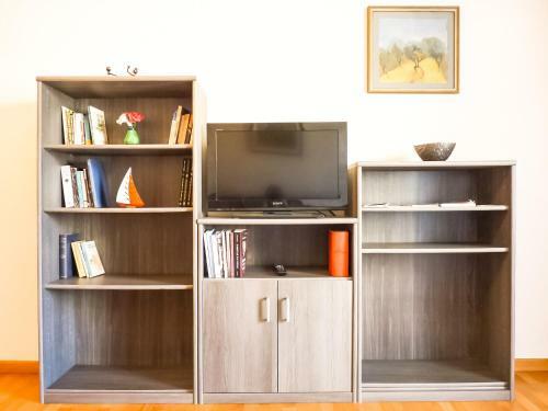 Sunny City Center Apartment