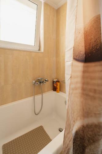 Apartamento Spacious Home With Parking
