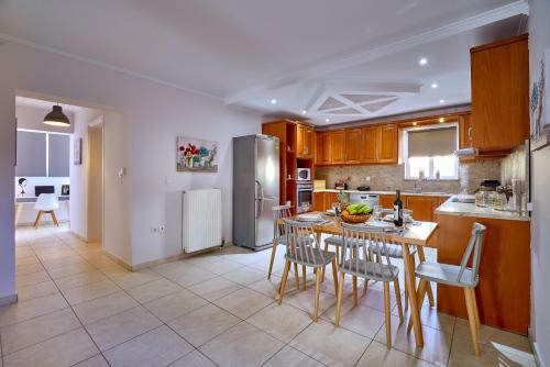 Sunny Luxury Apartment