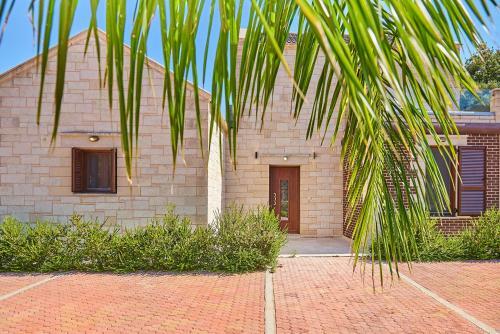 Aktis Luxury Villa