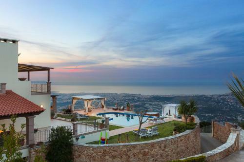 Villa Golden Hill
